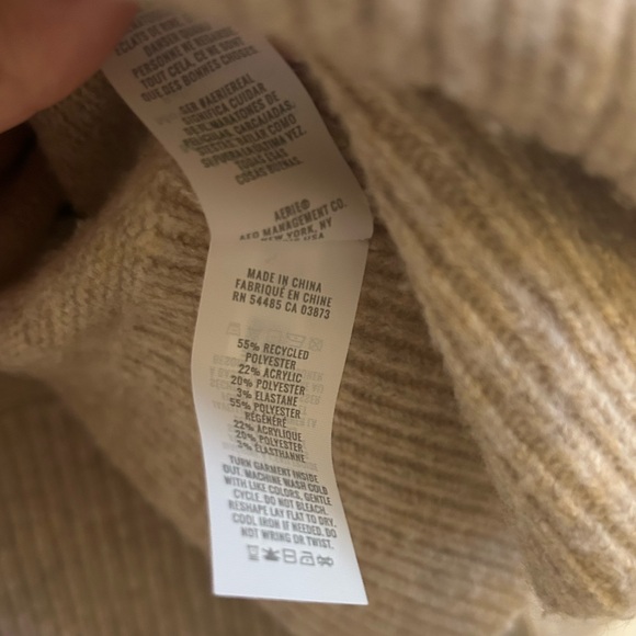 Aerie Unreal Sweater - Picture 4 of 4